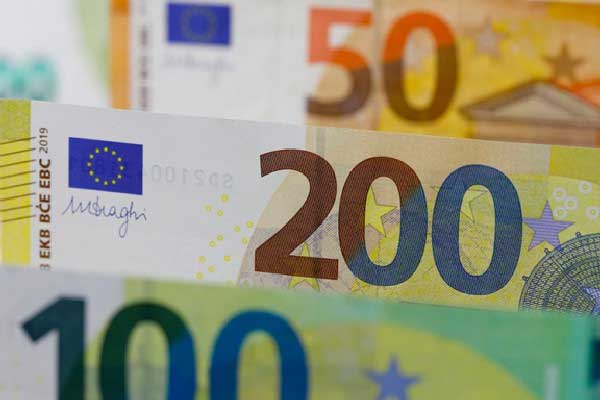 东方汇理表示 客户正在“大规模”将资产重新配置到欧洲